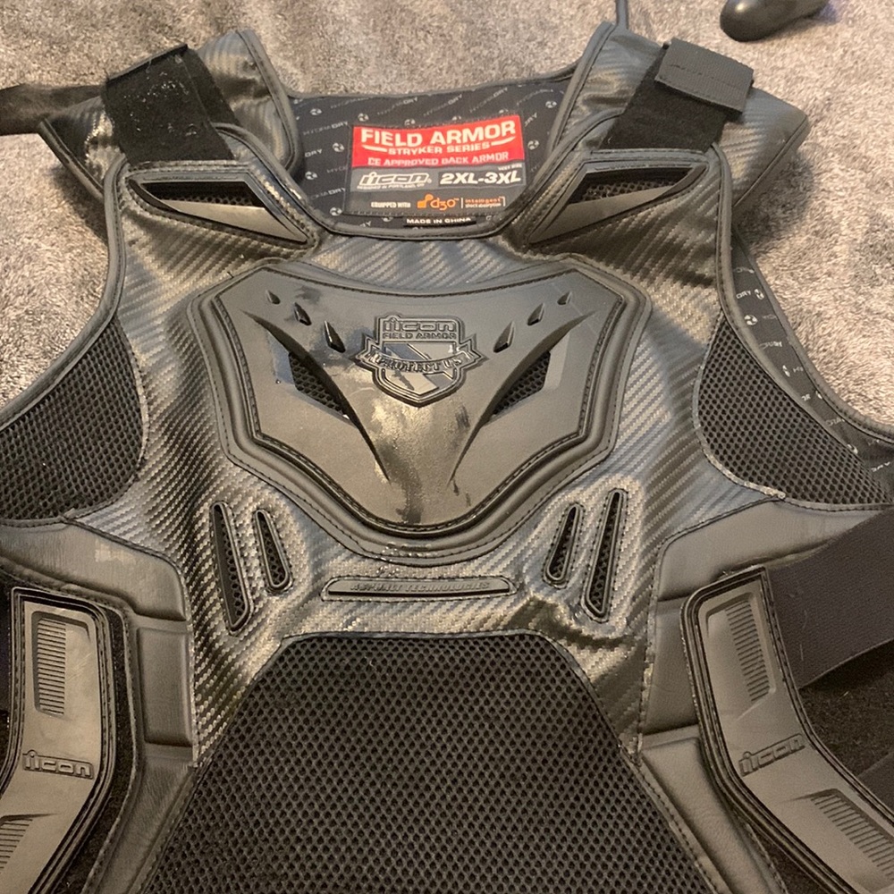Biker gear /ICON striker vest